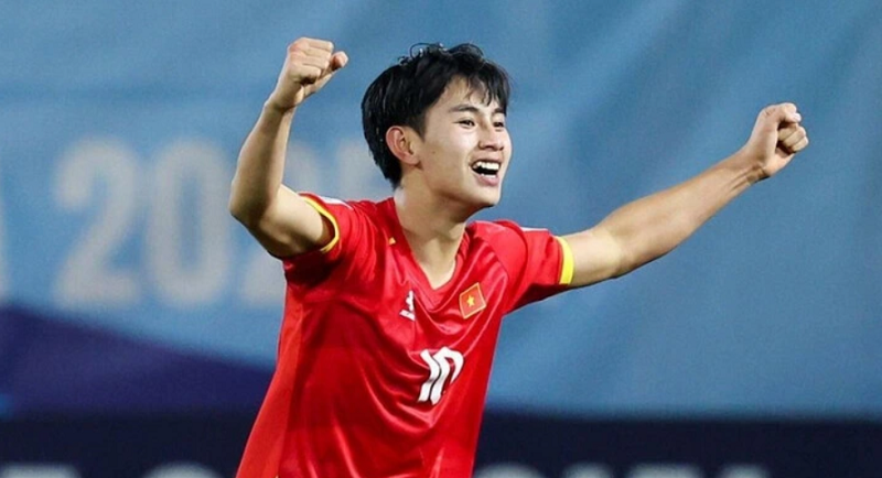 than-dong-tran-gia-bao-lot-top-60-tai-nang-tre-the-gioi-bao-indonesia-canh-bao-ap-luc-vo-hinh