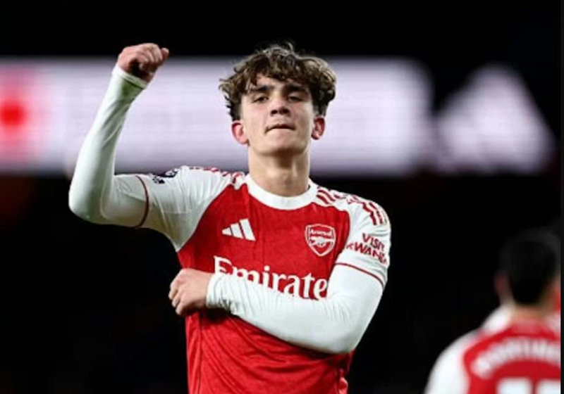 Gia đình trực tiếp nắm quyền quản lý tài năng trẻ của Arsenal